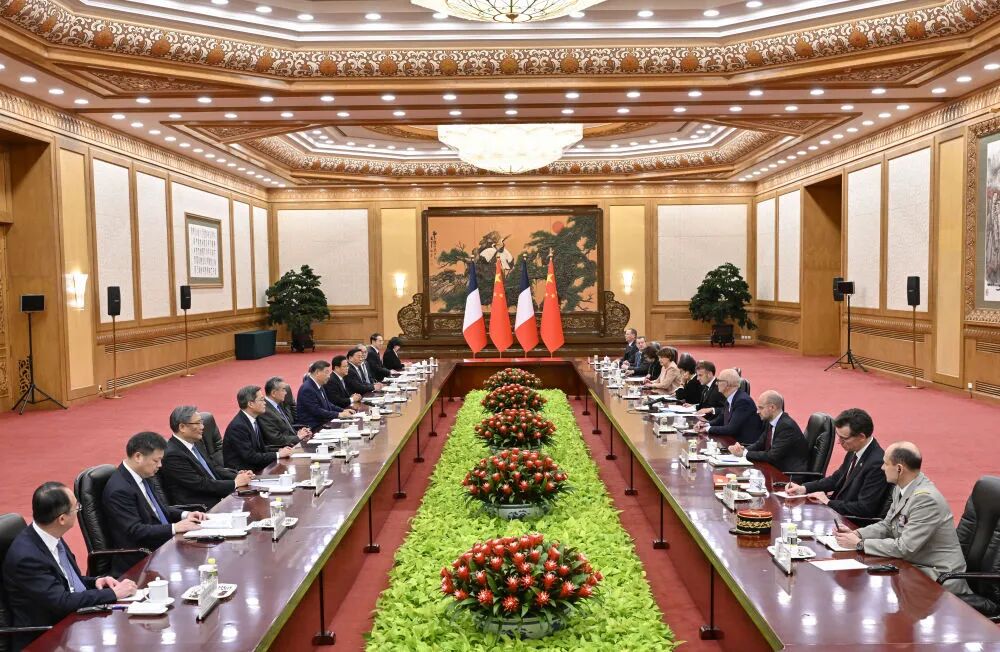习近平同法国总统马克龙举行会谈(图2) 2.jpg