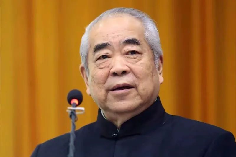 “失联风波”过后,87岁画家范曾首次公开露面,发文称迁入新居,与女儿继子断绝关系(图5) 范曾