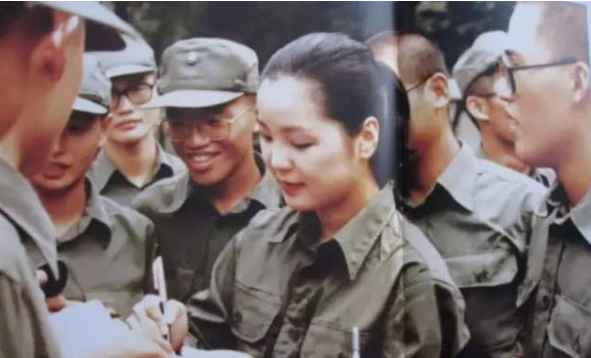 30年前被邓丽君亲过的士兵,声称一辈子都不洗脸,结果...(图8) 62.png