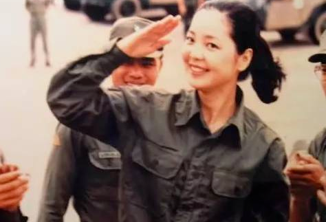 30年前被邓丽君亲过的士兵,声称一辈子都不洗脸,结果...(图1) 58.png