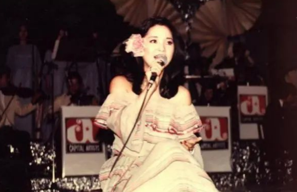 30年前被邓丽君亲过的士兵,声称一辈子都不洗脸,结果...(图21) 69.png