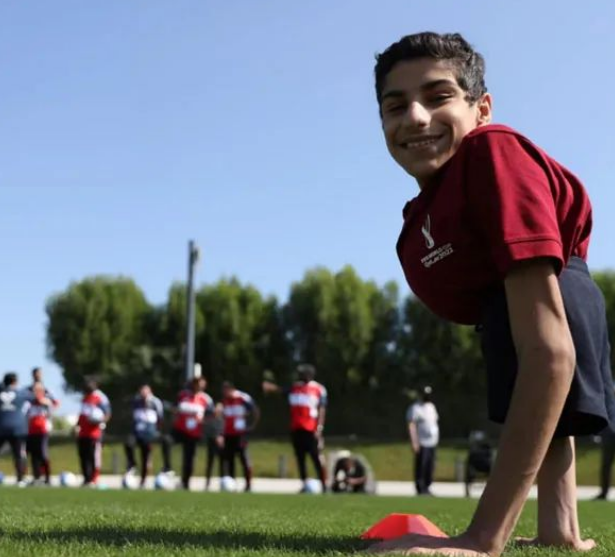 世界杯开幕式上的“半身男孩”是谁?(图9) 33.png