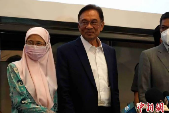 中国这个邻国总理,是从监狱中走出来的(图3) 62.png