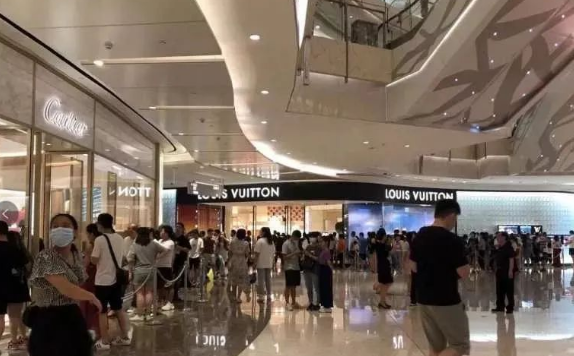 香港情侣在5平米廉租房的一幕,撕开了穷人最心酸的遮羞布(图9) 36.png