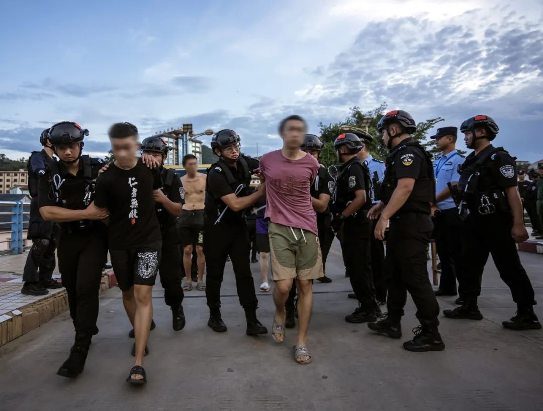 1207名缅北涉我电信网络诈骗犯罪嫌疑人移交我方(图4) 11.jpg