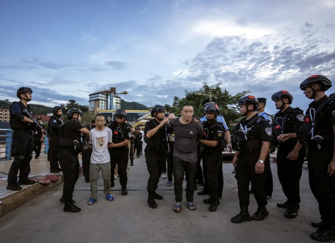 1207名缅北涉我电信网络诈骗犯罪嫌疑人移交我方(图5) 12.jpg